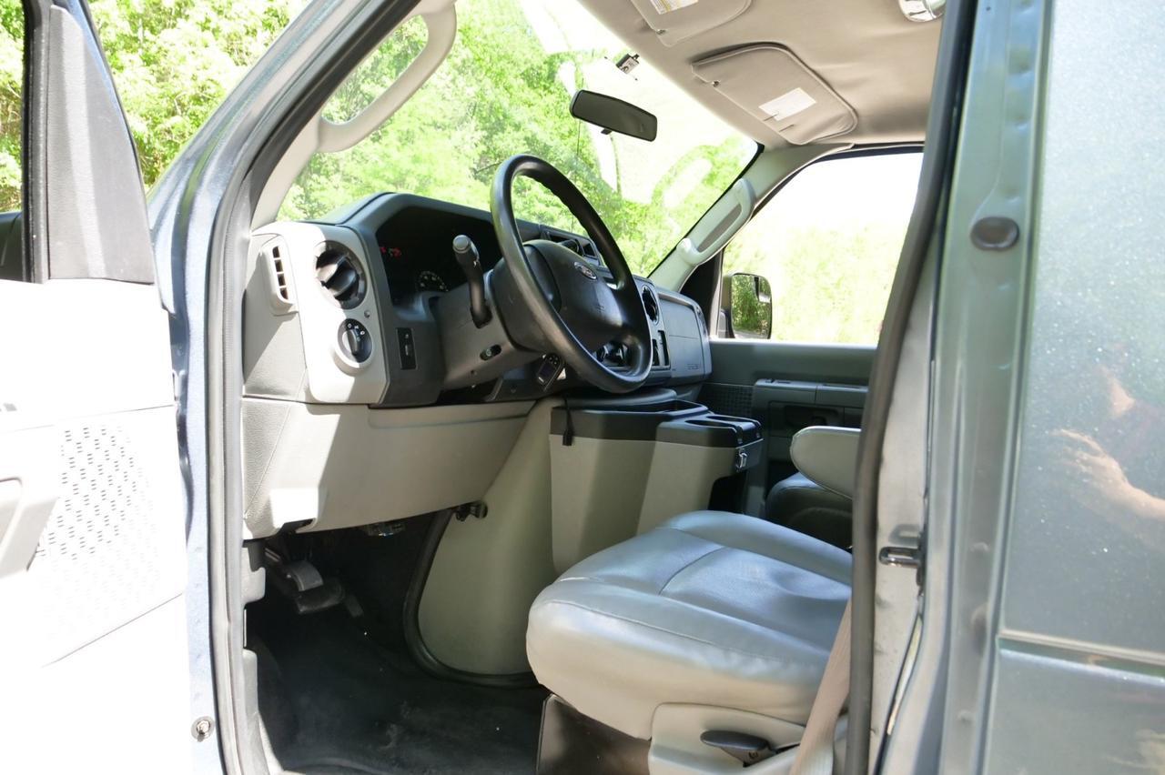 2013 Ford Econoline Wagon XL / 12 Passenger Van / 5.4L V8! Lincolnton NC