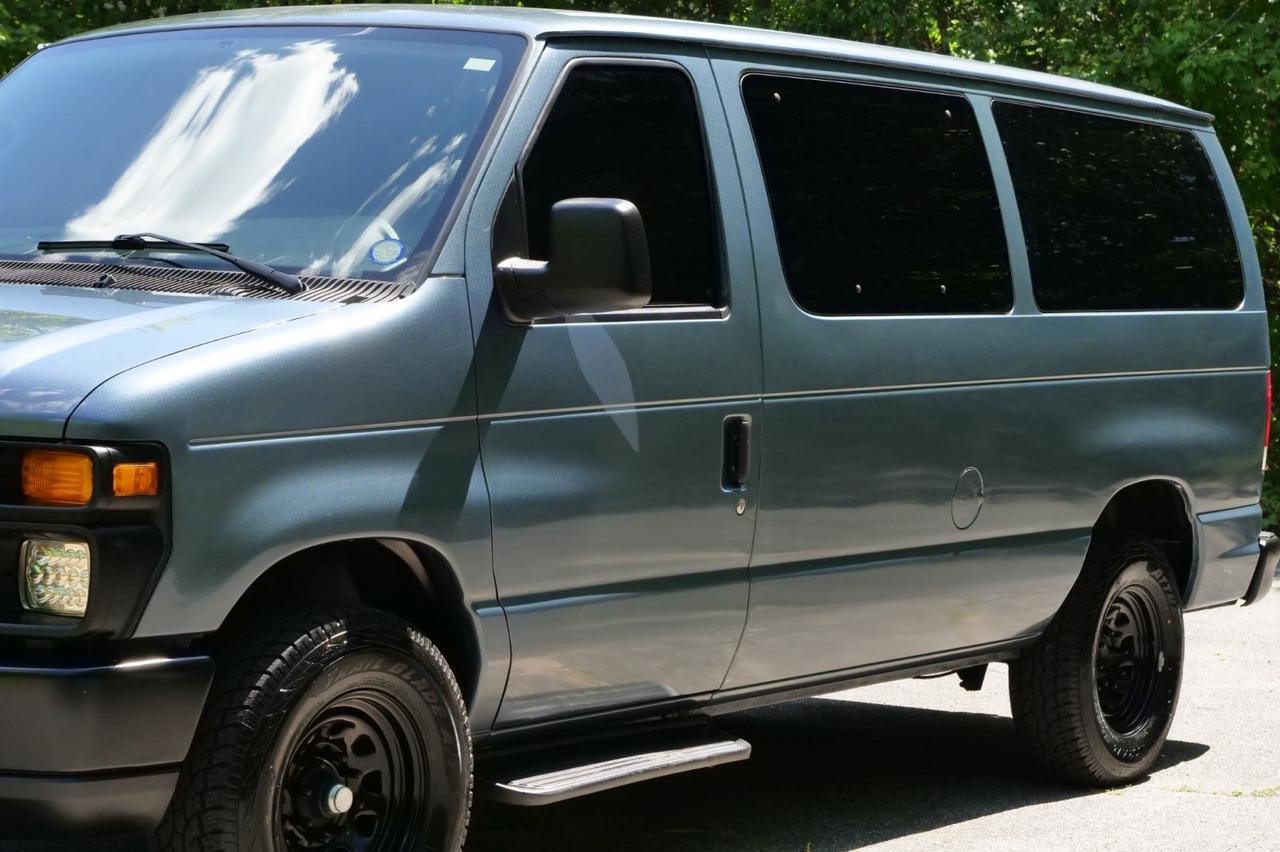 2013 Ford Econoline Wagon XL / 12 Passenger Van / 5.4L V8! Lincolnton NC