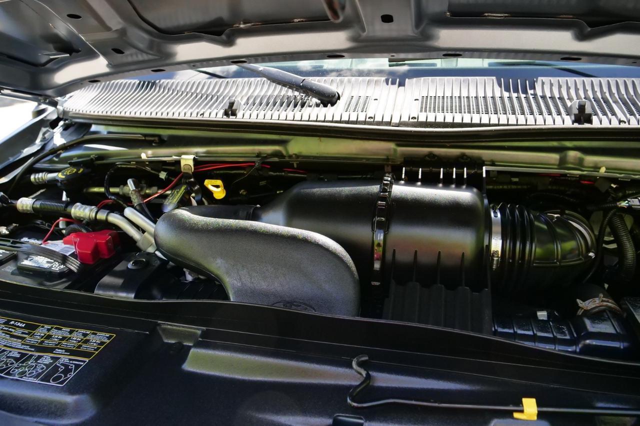 2013 Ford Econoline Wagon XL / 12 Passenger Van / 5.4L V8! Lincolnton NC