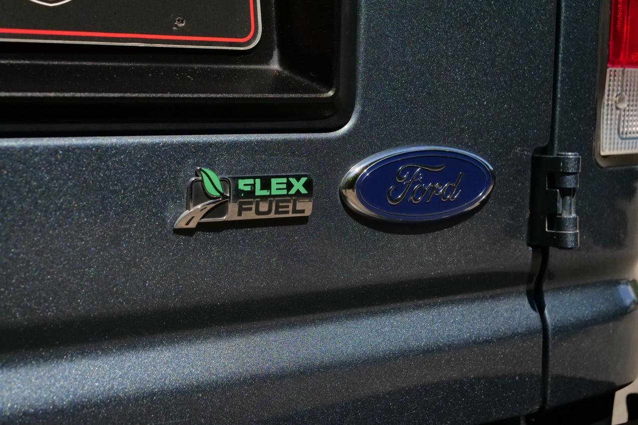 2013 Ford Econoline Wagon XL / 12 Passenger Van / 5.4L V8! Lincolnton NC