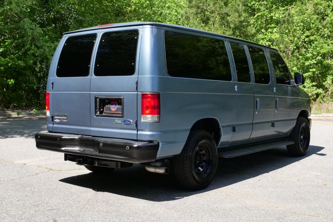 2013 Ford Econoline Wagon XL / 12 Passenger Van / 5.4L V8! Lincolnton NC