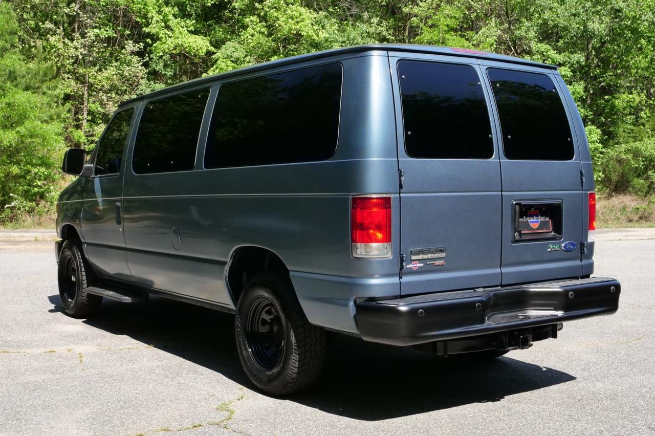 2013 Ford Econoline Wagon XL / 12 Passenger Van / 5.4L V8! Lincolnton NC