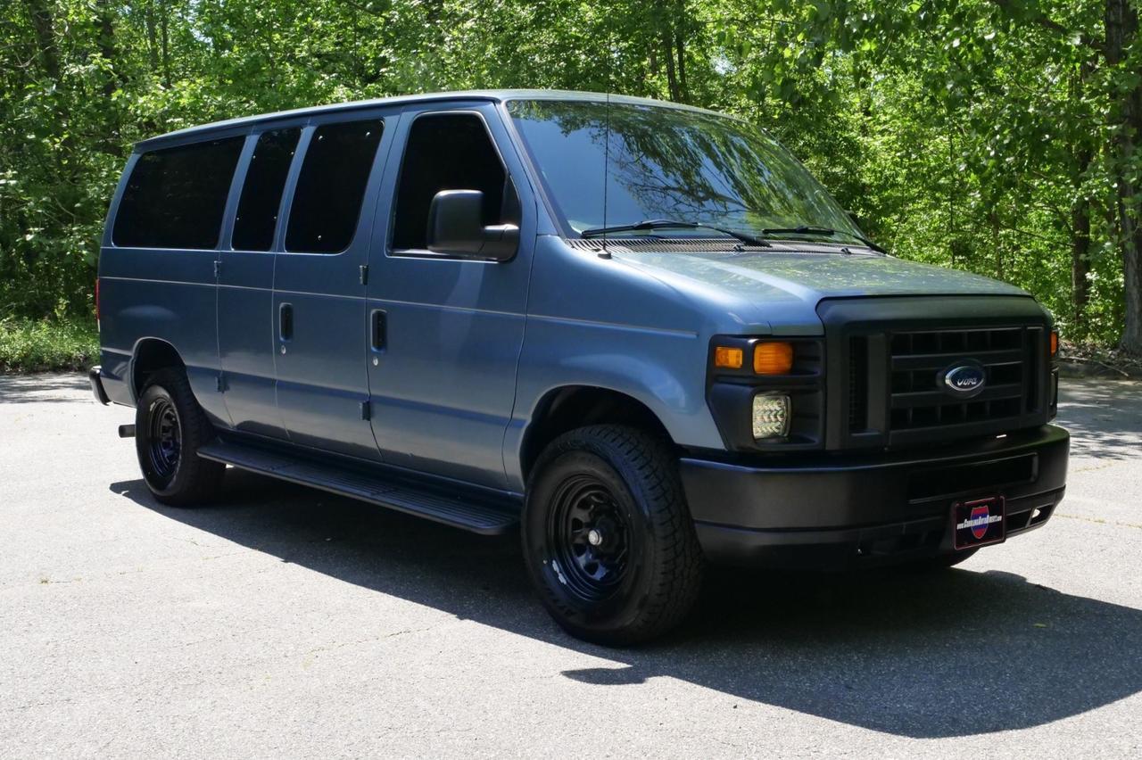 2013 Ford Econoline Wagon XL / 12 Passenger Van / 5.4L V8! Lincolnton NC