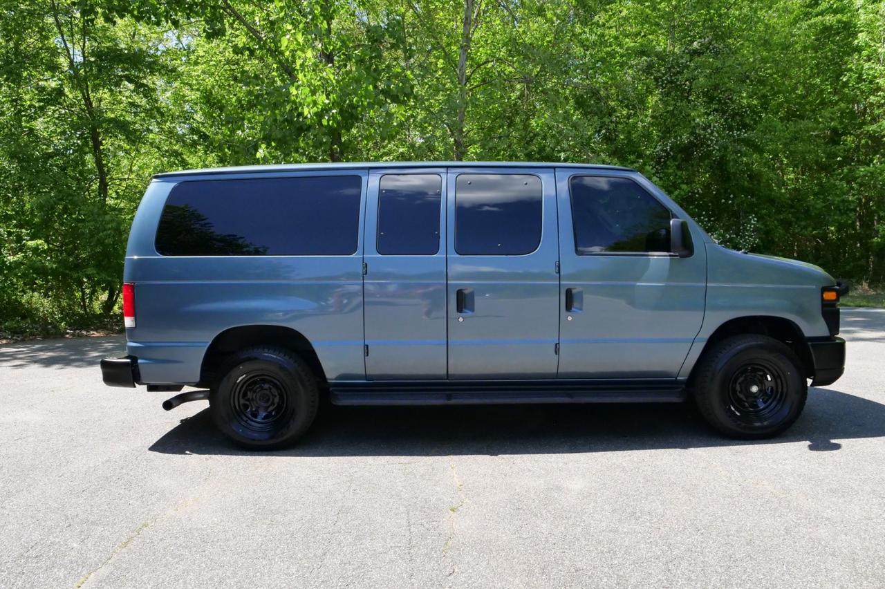 2013 Ford Econoline Wagon XL / 12 Passenger Van / 5.4L V8! Lincolnton NC
