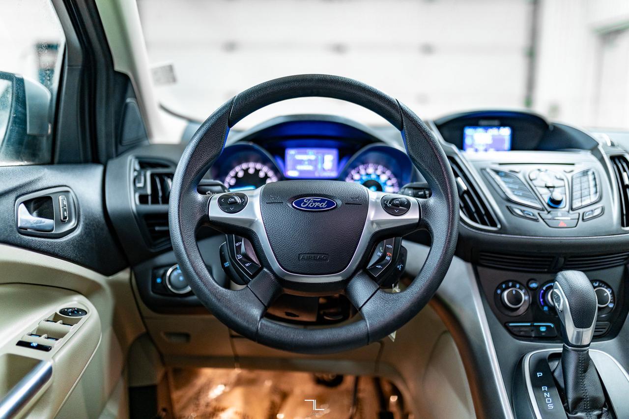 2013 Ford Escape AWD SE Hseats Red Deer AB