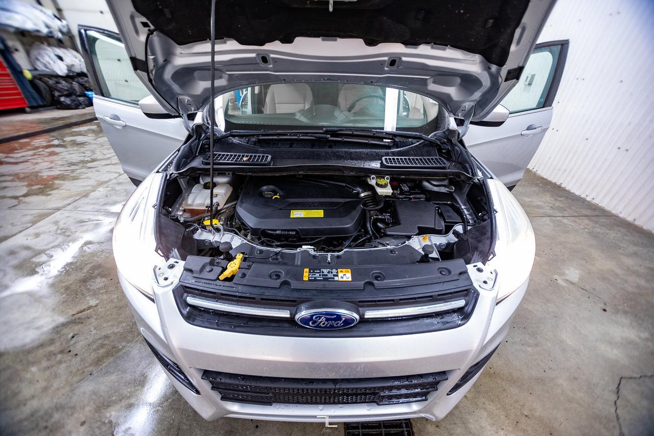 2013 Ford Escape AWD SE Hseats Red Deer AB