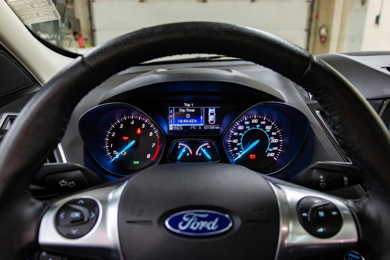 2013 Ford Escape AWD Titanium Leather Roof Nav Red Deer AB