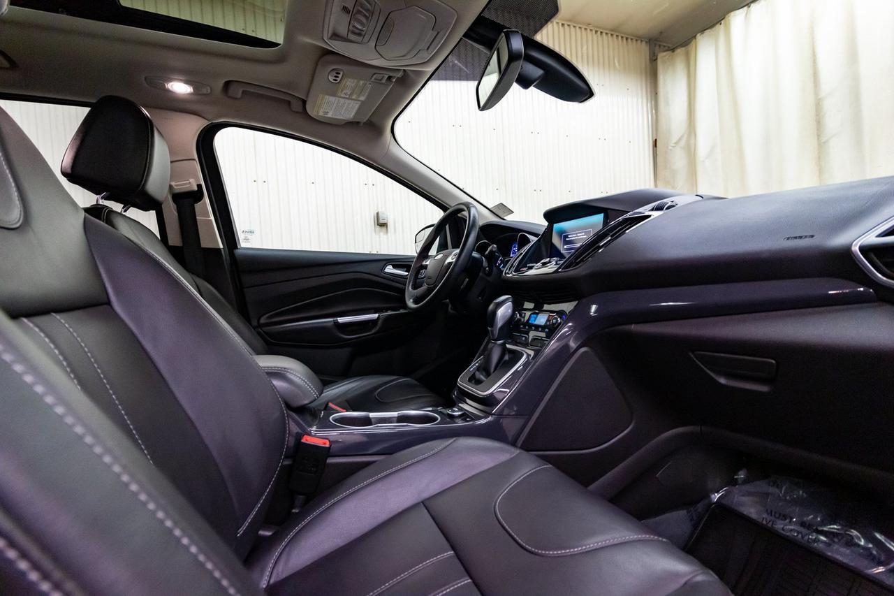 2013 Ford Escape AWD Titanium Leather Roof Nav Red Deer AB