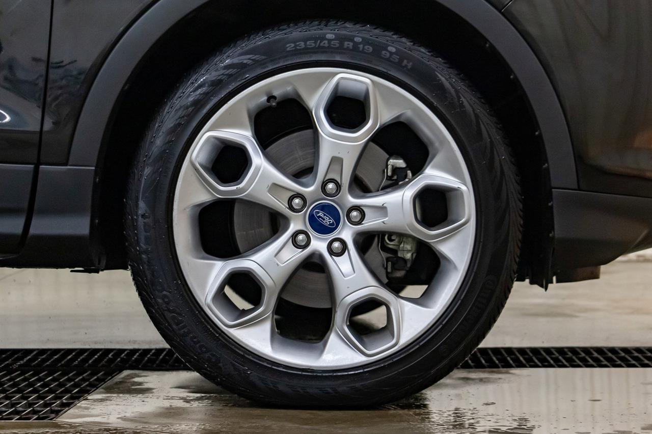 2013 Ford Escape AWD Titanium Leather Roof Nav Red Deer AB