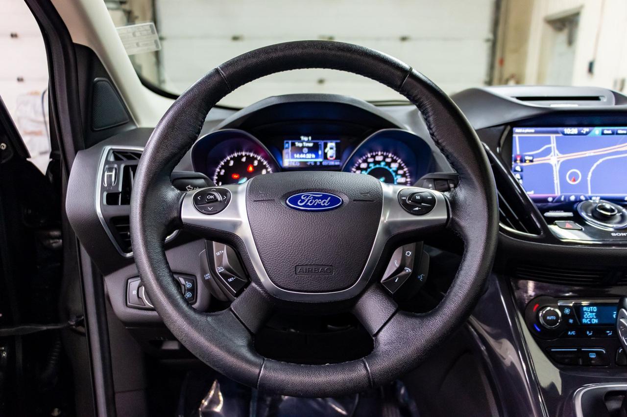 2013 Ford Escape AWD Titanium Leather Roof Nav Red Deer AB