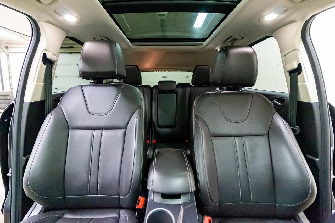 2013 Ford Escape AWD Titanium Leather Roof Nav Red Deer AB