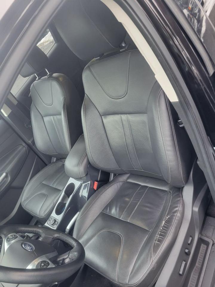 2013 Ford Escape Titanium Charlton MA