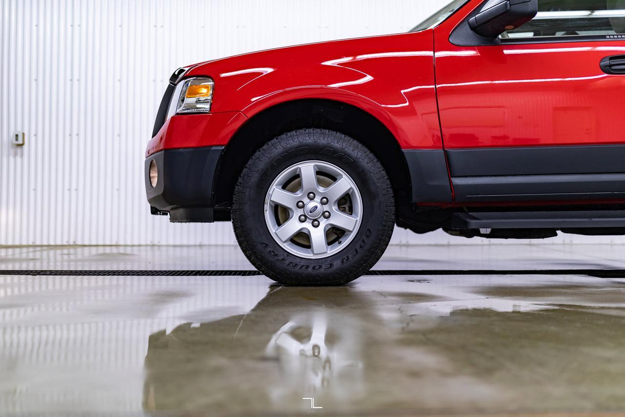 2013 Ford Expedition Max 4x4 XLT Red Deer AB