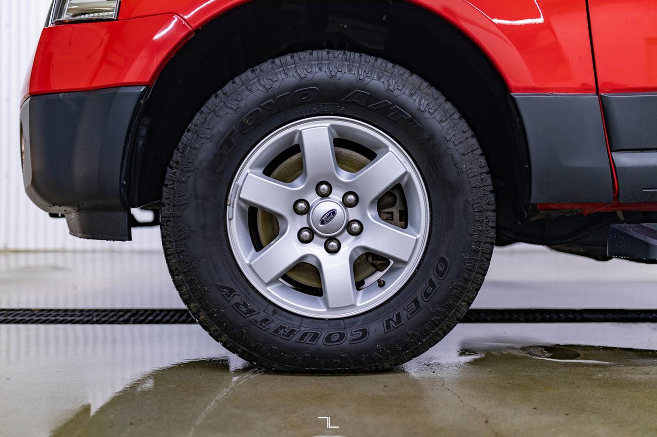 2013 Ford Expedition Max 4x4 XLT Red Deer AB