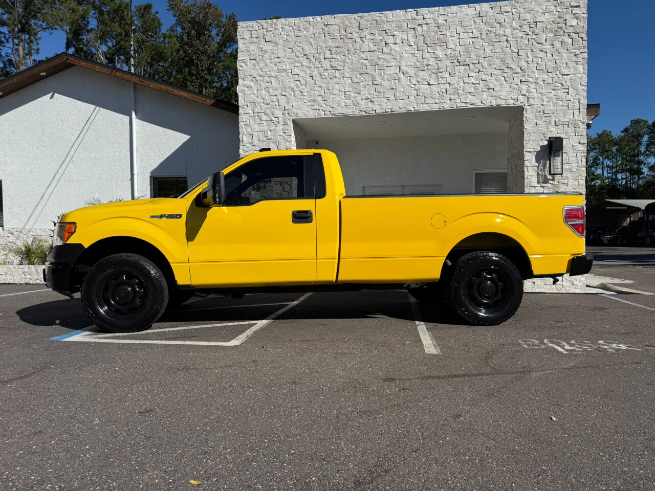 2013 Ford F-150 2WD Reg Cab 145&quot; XL