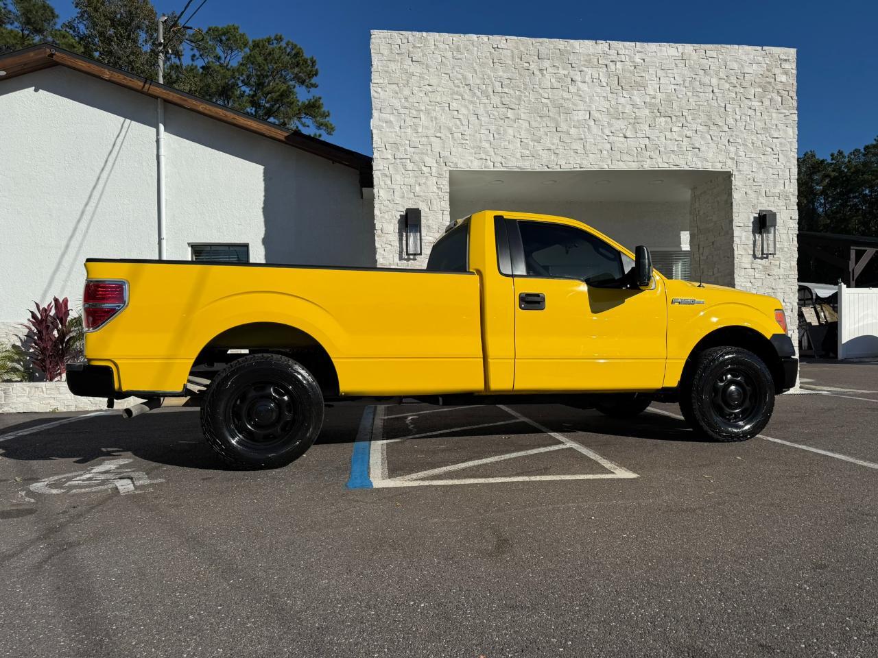 2013 Ford F-150 2WD Reg Cab 145" XL Jacksonville FL