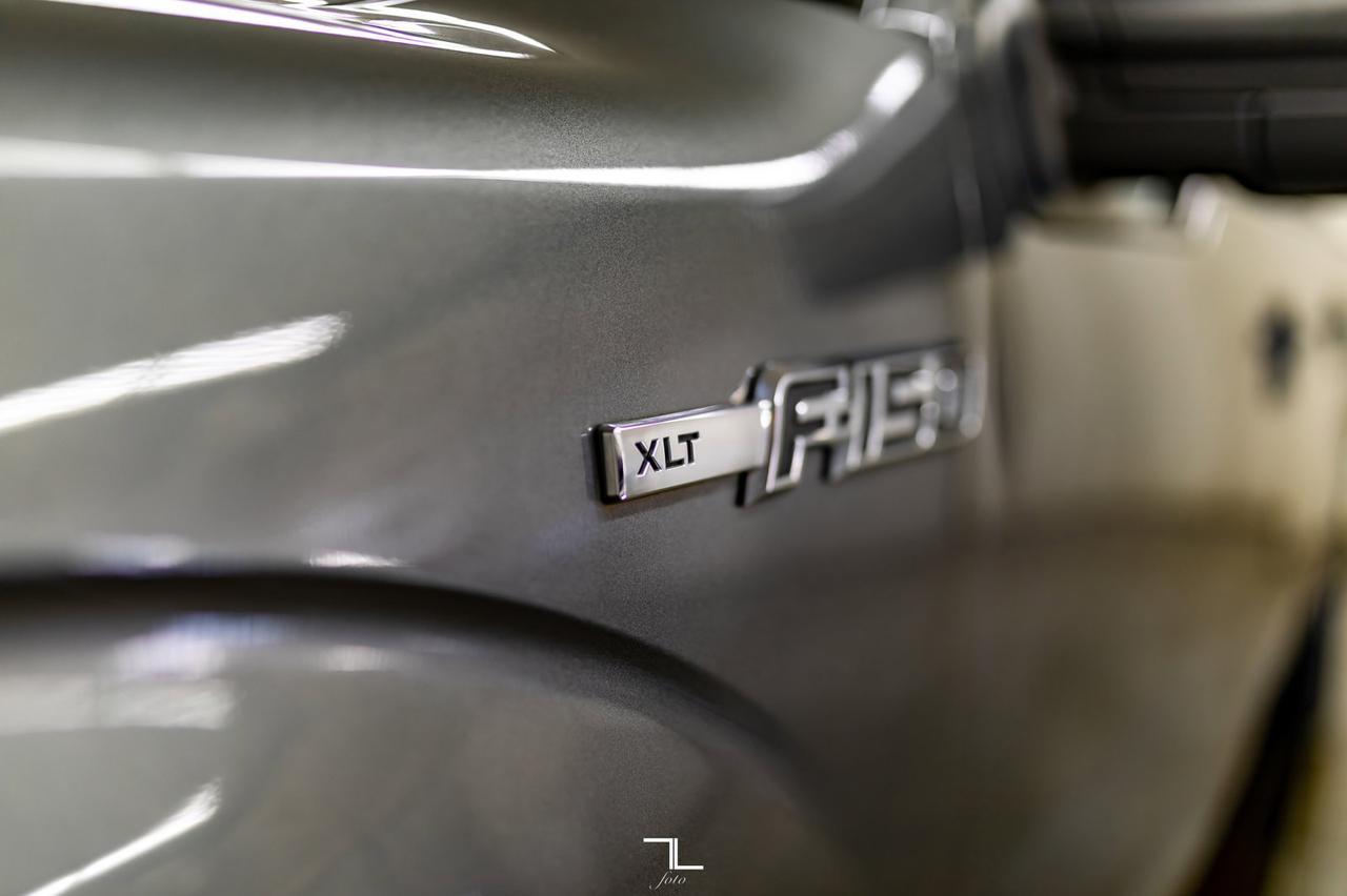 2013 Ford F-150 4x2 Super Crew XLT Longbox Red Deer AB