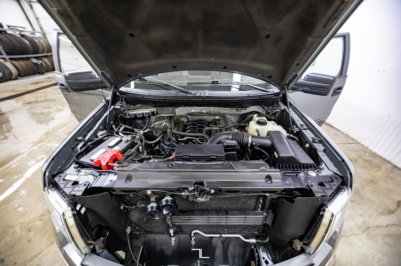 2013 Ford F-150 4x2 Super Crew XLT Longbox Red Deer AB