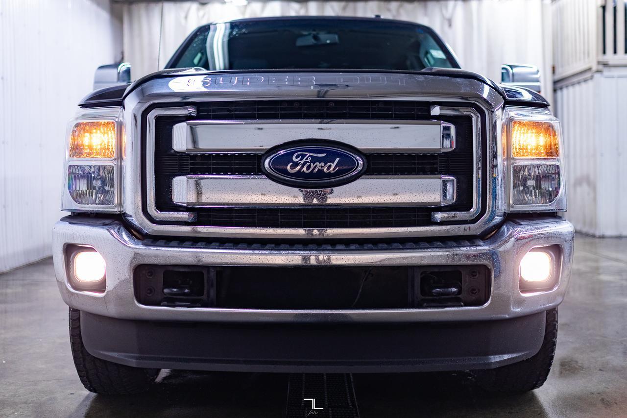 2013 Ford F-250 4x4 Crew Cab XLT FX4 BCam Topper Red Deer AB