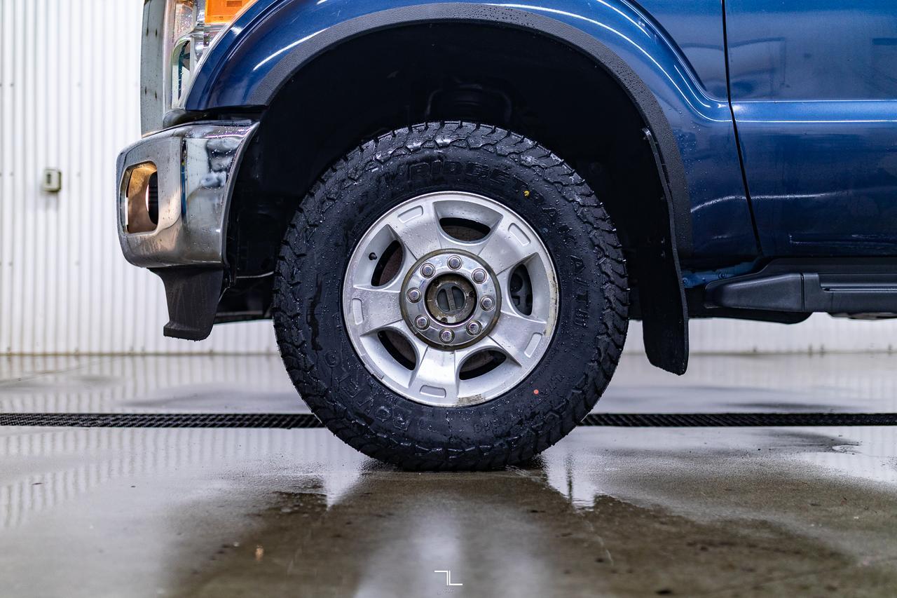 2013 Ford F-250 4x4 Crew Cab XLT FX4 BCam Topper Red Deer AB