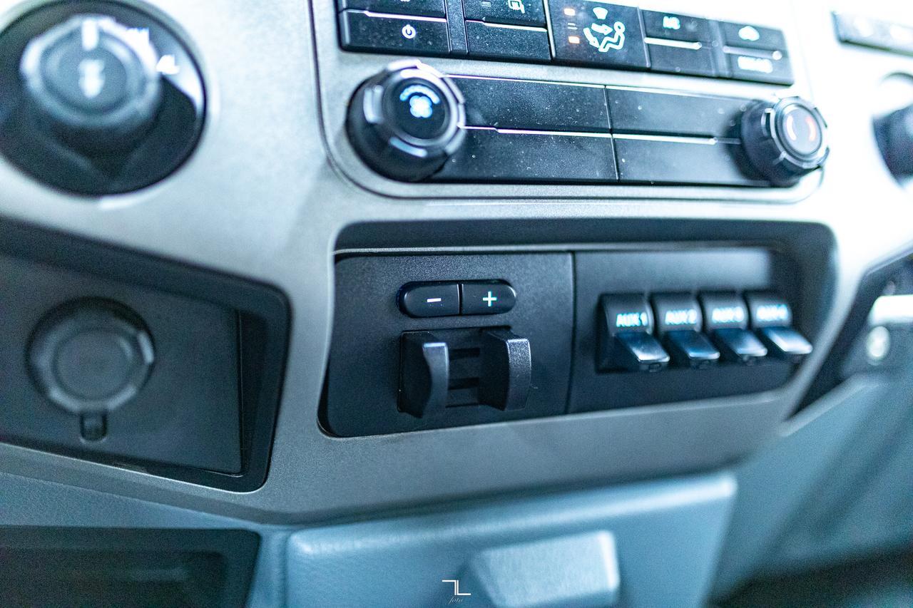 2013 Ford F-250 4x4 Crew Cab XLT FX4 BCam Topper Red Deer AB