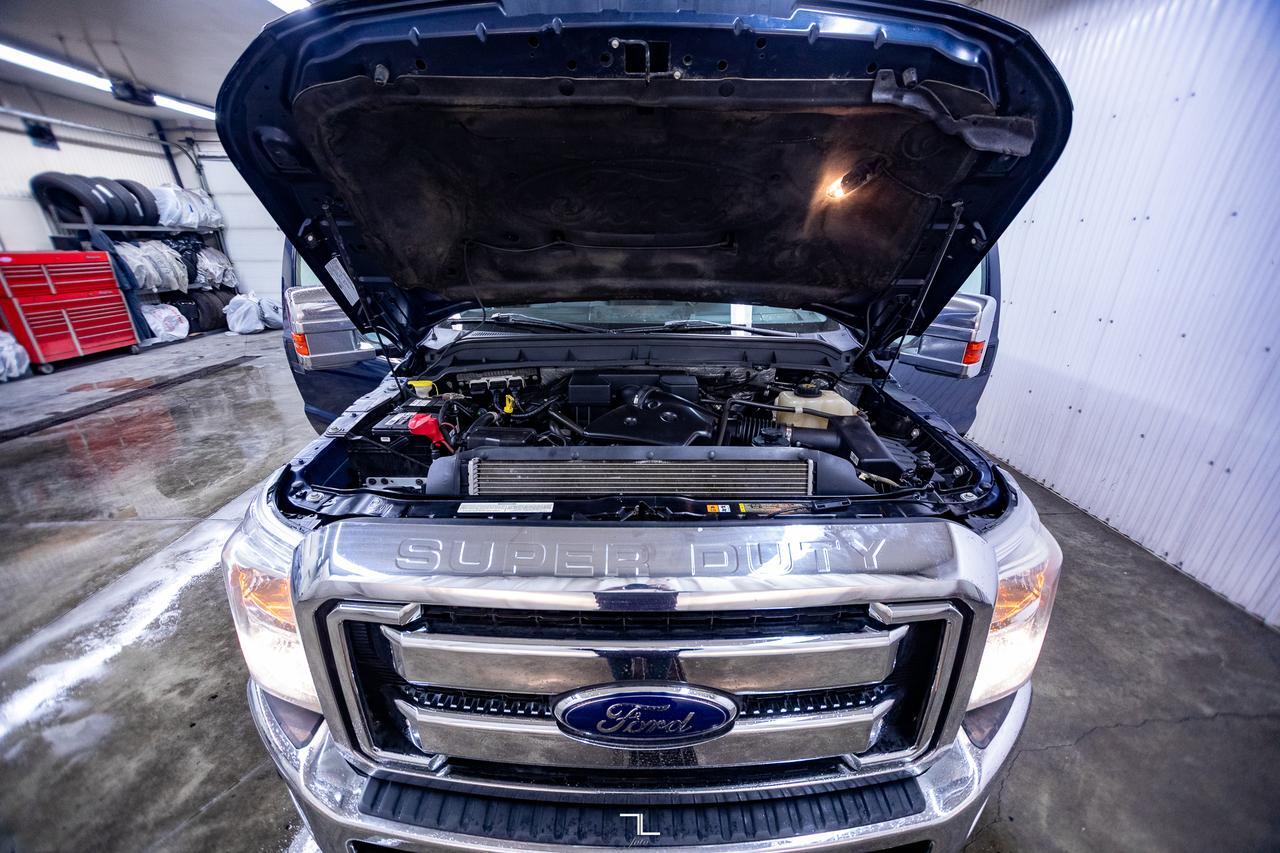 2013 Ford F-250 4x4 Crew Cab XLT FX4 BCam Topper Red Deer AB