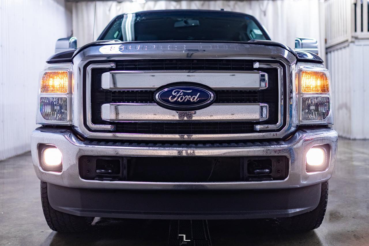 2013 Ford F-250 4x4 Crew Cab XLT FX4 BCam Topper Red Deer AB