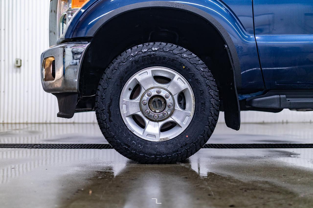 2013 Ford F-250 4x4 Crew Cab XLT FX4 BCam Topper Red Deer AB