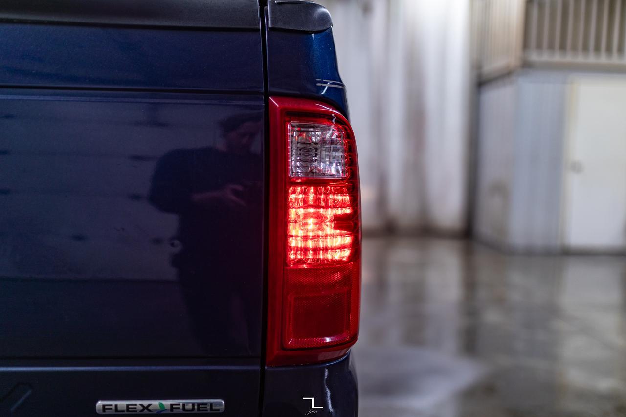 2013 Ford F-250 4x4 Crew Cab XLT FX4 BCam Topper Red Deer AB