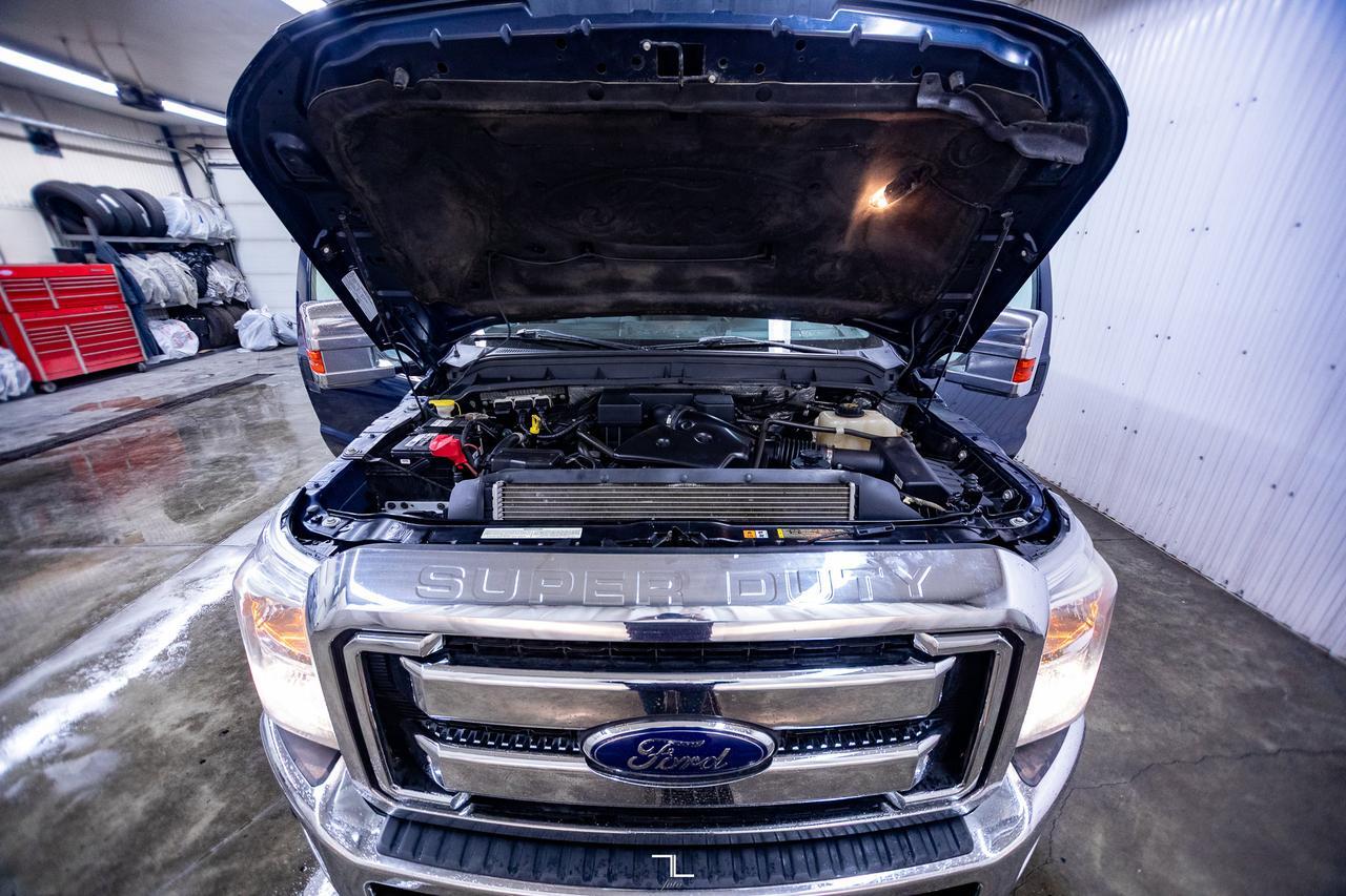 2013 Ford F-250 4x4 Crew Cab XLT FX4 BCam Topper Red Deer AB