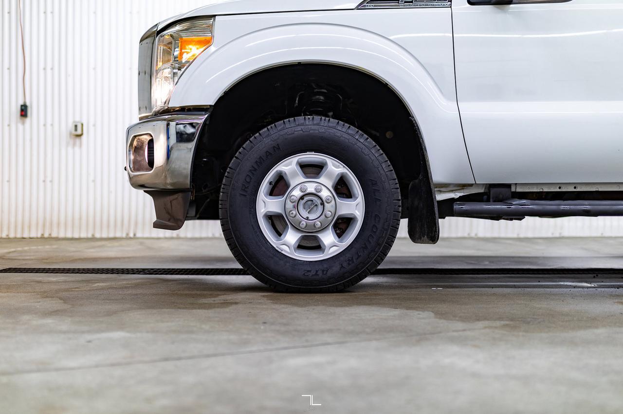 2013 Ford F-250 4x4 Crew Cab XLT Red Deer AB