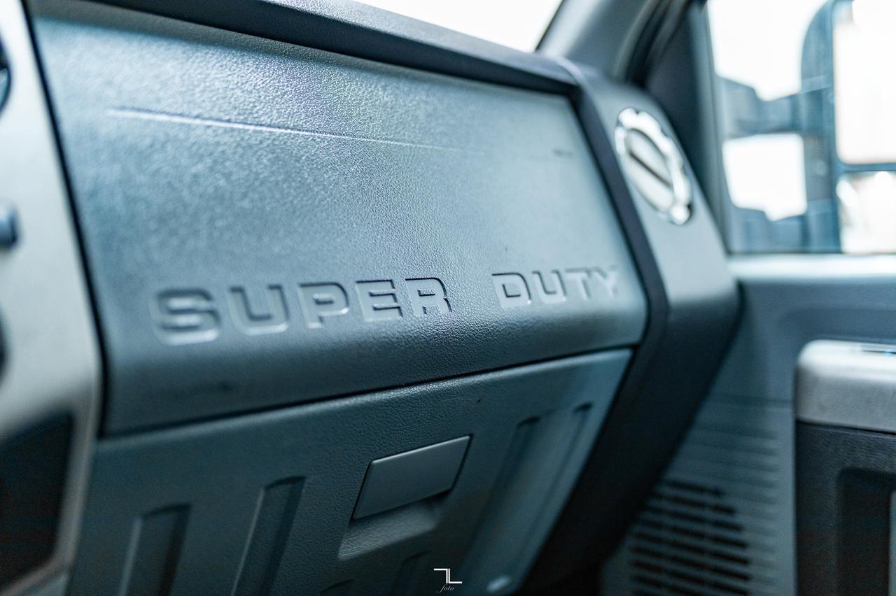 2013 Ford F-250 4x4 Crew Cab XLT Red Deer AB