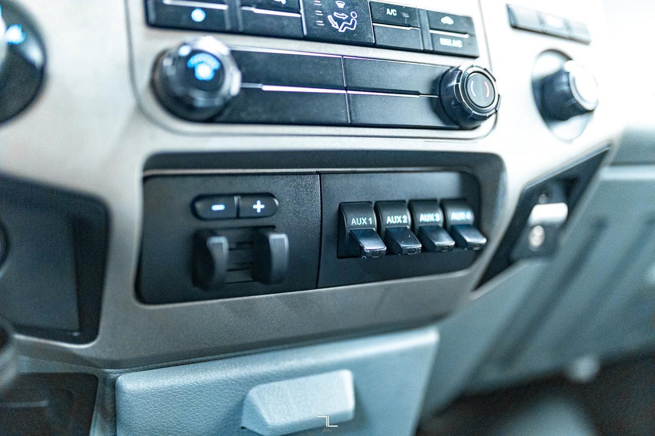 2013 Ford F-250 4x4 Crew Cab XLT Red Deer AB