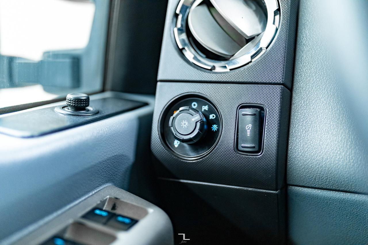 2013 Ford F-250 4x4 Crew Cab XLT Red Deer AB