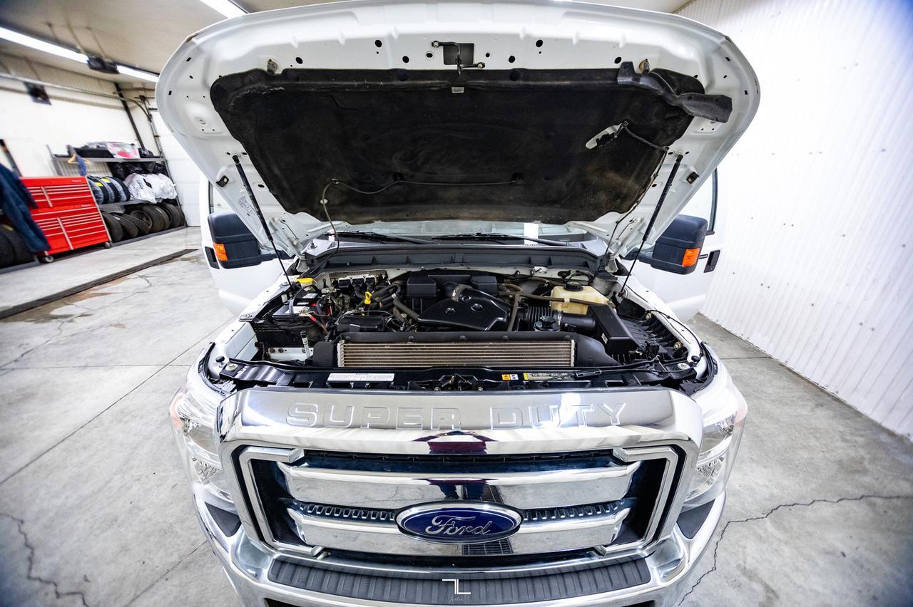 2013 Ford F-250 4x4 Crew Cab XLT Red Deer AB