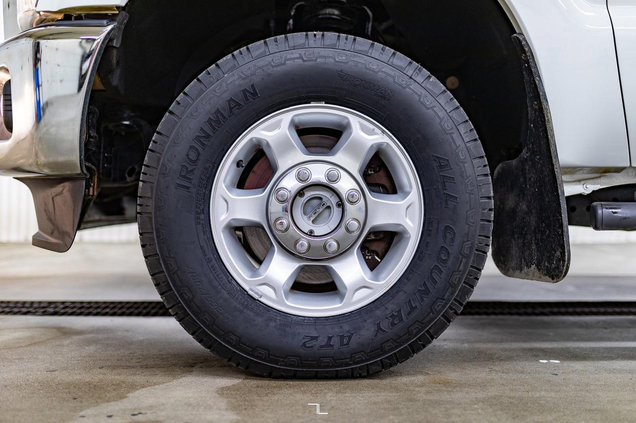 2013 Ford F-250 4x4 Crew Cab XLT Red Deer AB