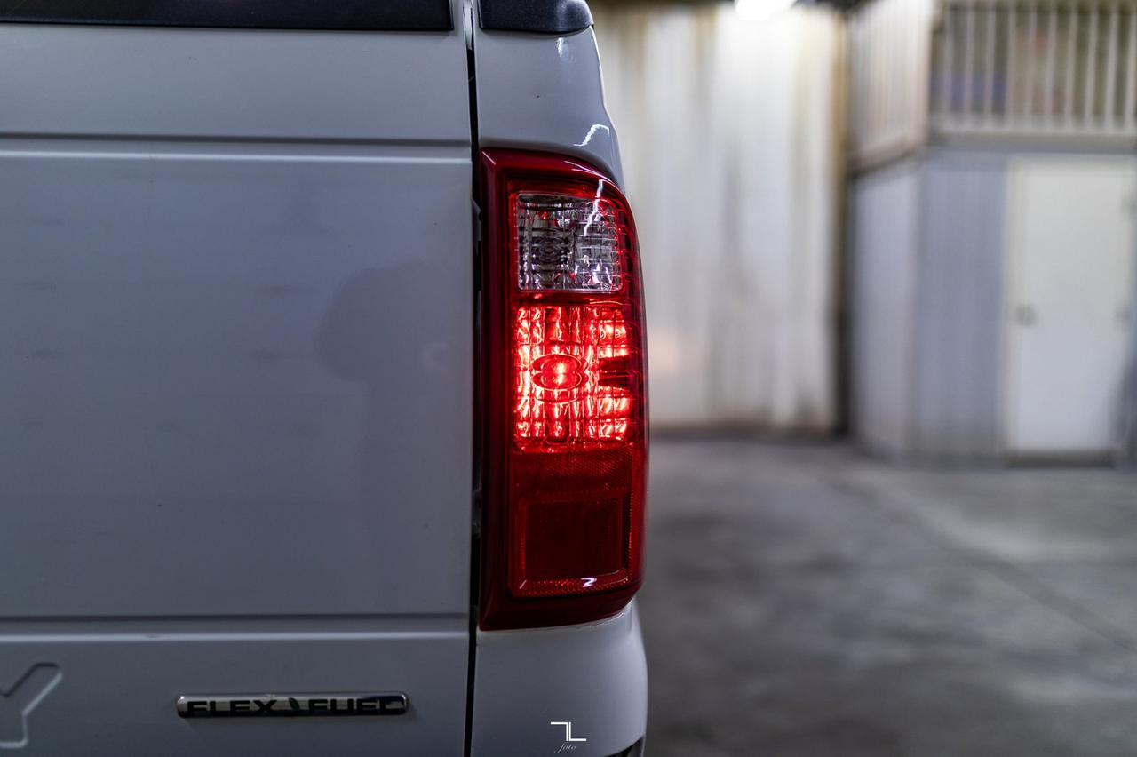 2013 Ford F-250 4x4 Crew Cab XLT Red Deer AB