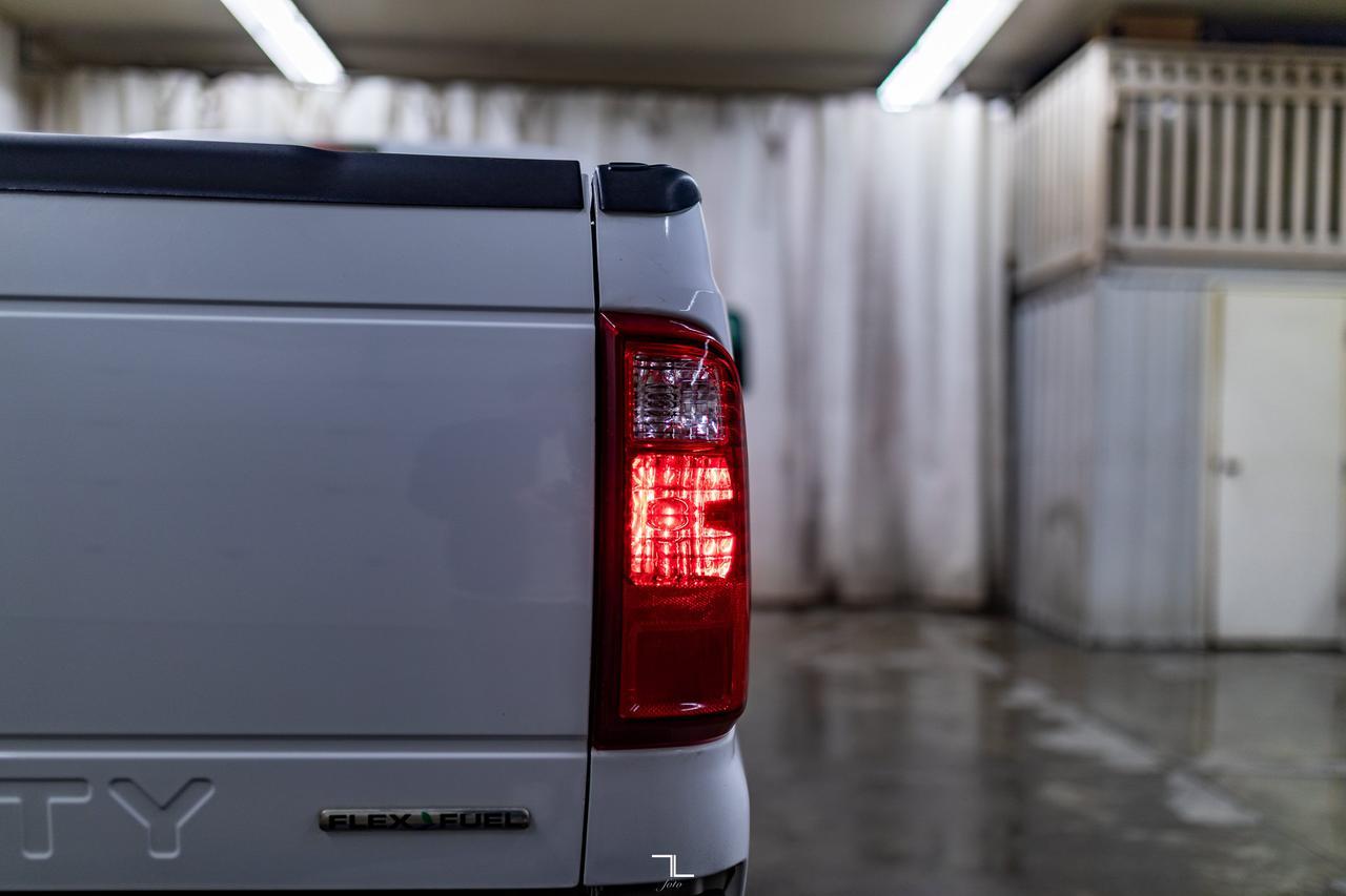 2013 Ford F-250 4x4 Reg Cab XL Longbox Red Deer AB