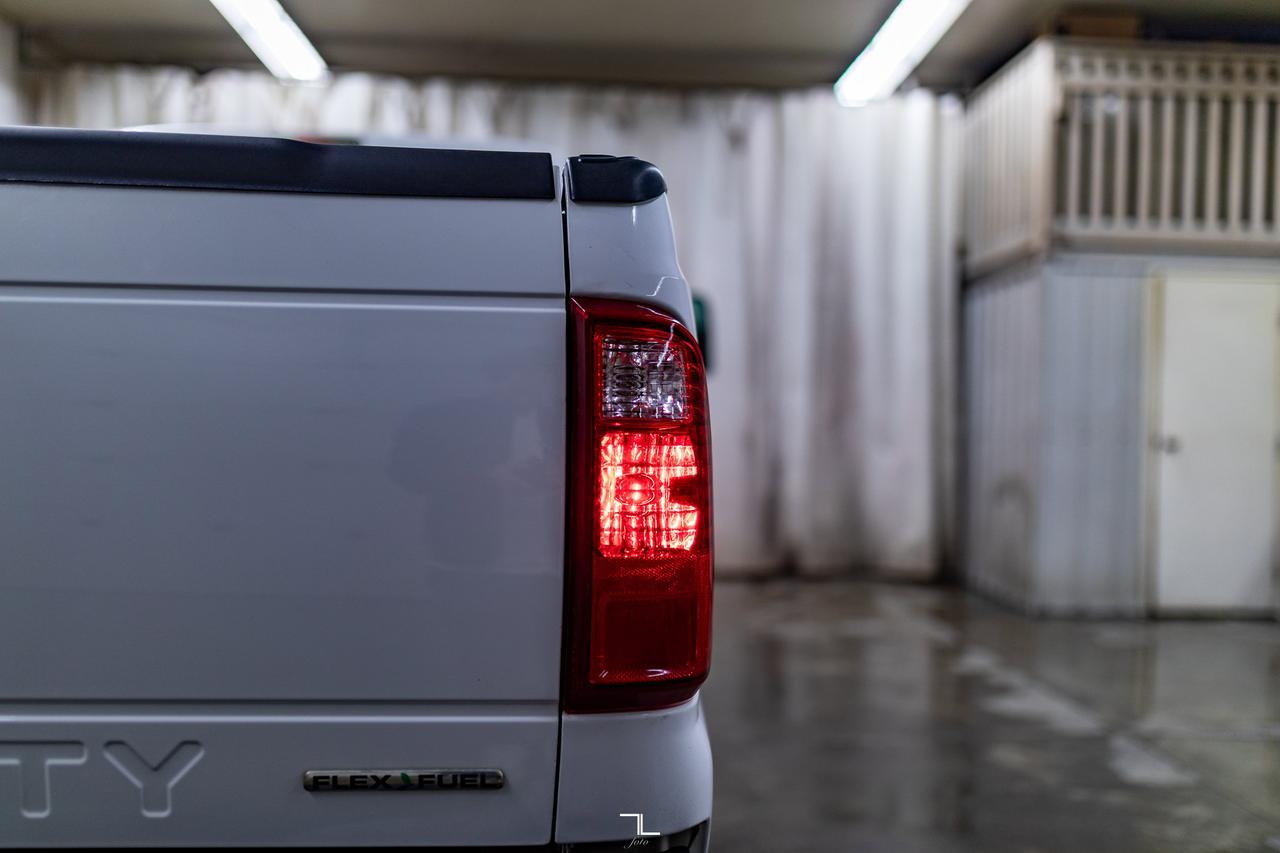 2013 Ford F-250 4x4 Reg Cab XL Longbox Red Deer AB