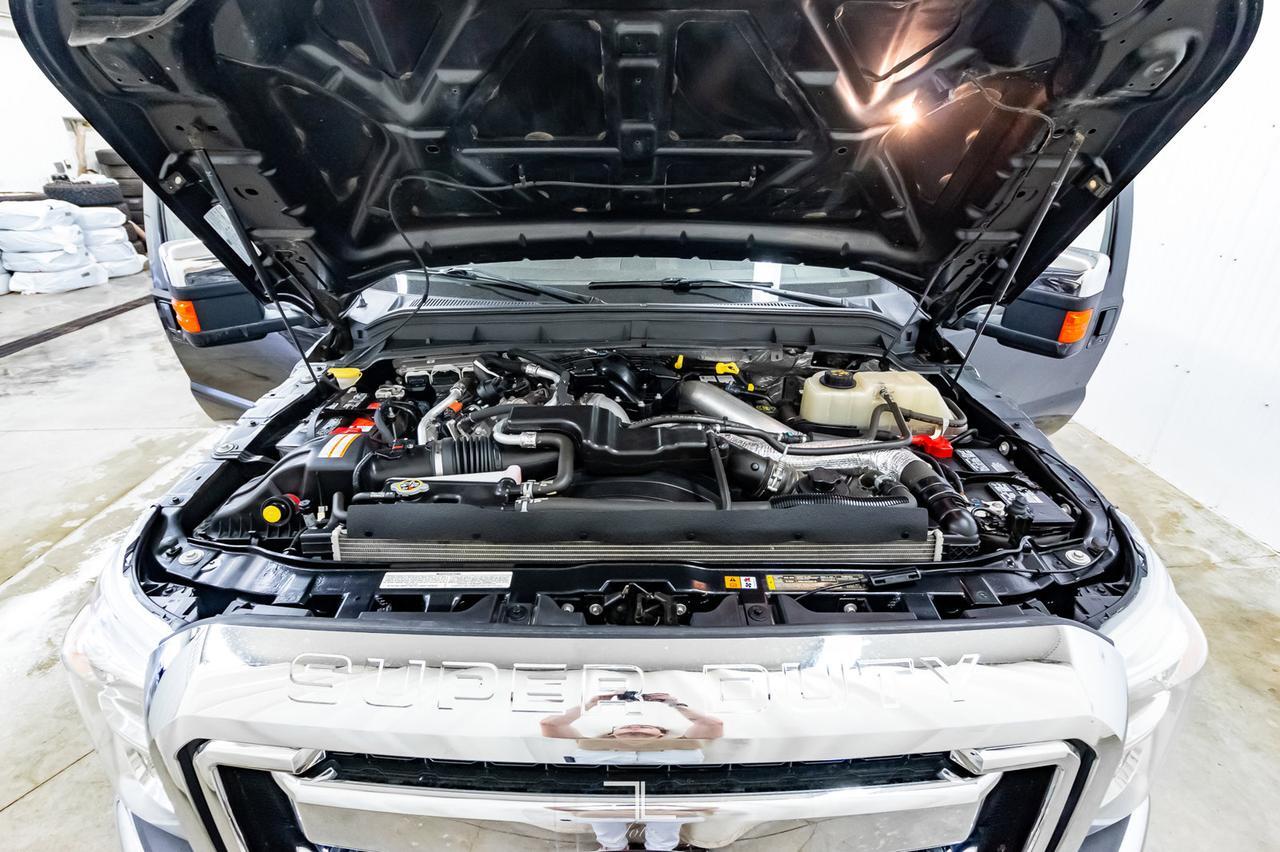 2013 Ford F-350 4x4 Crew Cab Lariat FX4 Dually Diesel Leather Roof Nav Red Deer AB