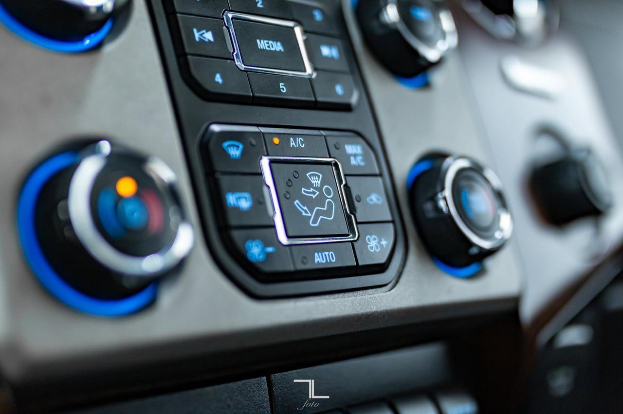 2013 Ford F-350 4x4 Crew Cab Lariat FX4 Dually Diesel Leather Roof Nav Red Deer AB