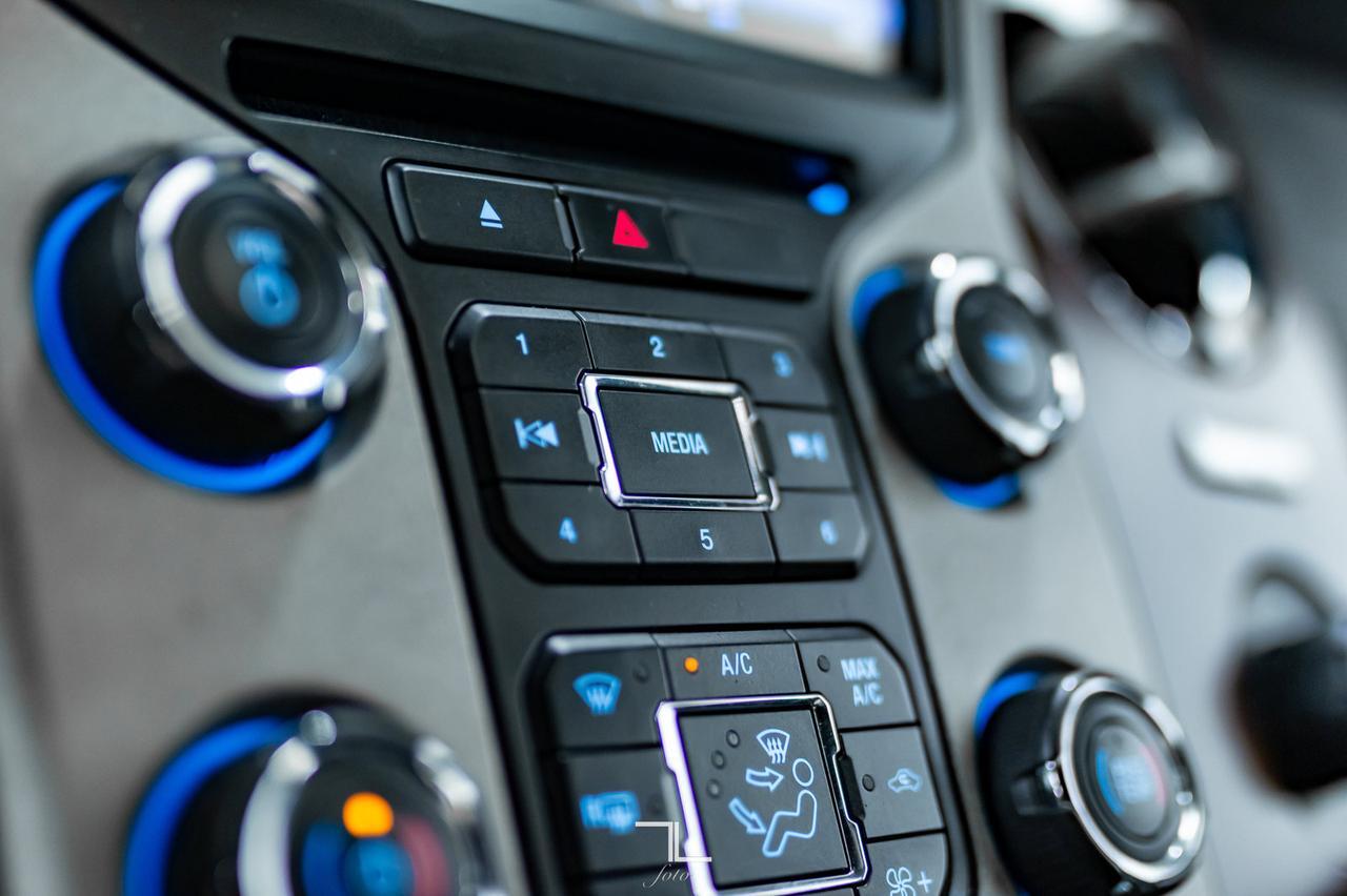 2013 Ford F-350 4x4 Crew Cab Lariat FX4 Dually Diesel Leather Roof Nav Red Deer AB