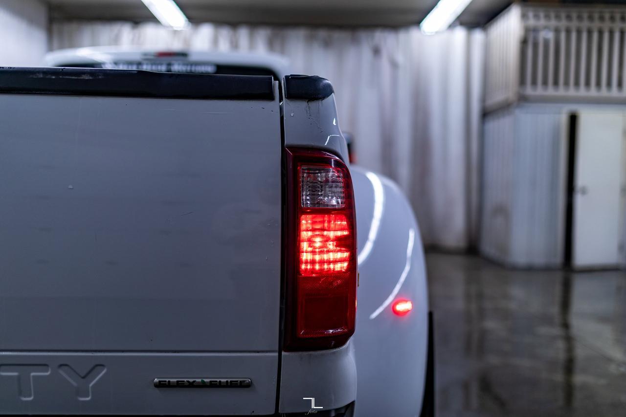 2013 Ford F-350 4x4 Crew Cab XL Dually Red Deer AB