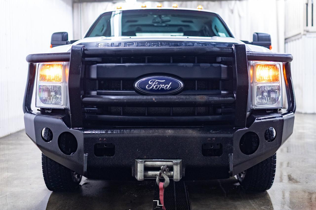 2013 Ford F-350 4x4 Crew Cab XL Dually Red Deer AB