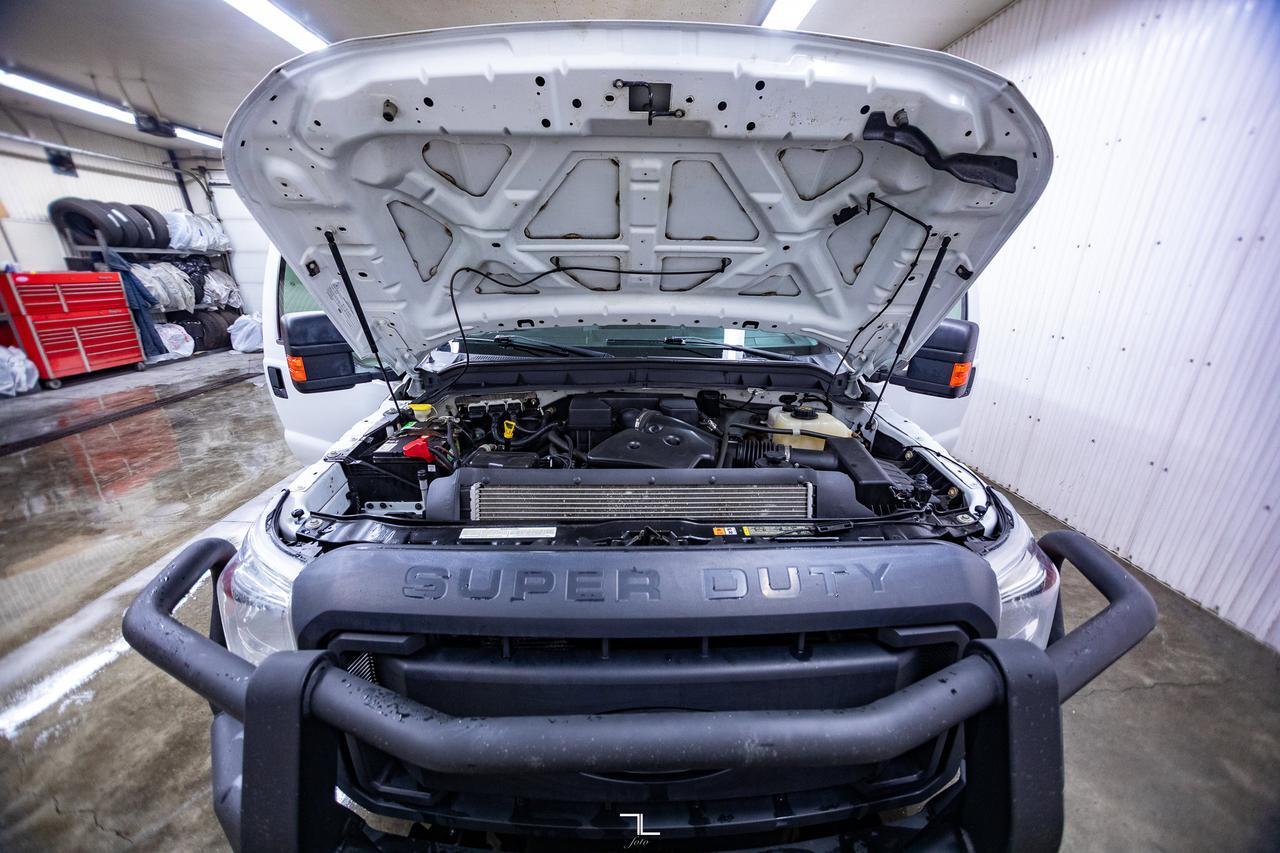 2013 Ford F-350 4x4 Crew Cab XL Dually Red Deer AB