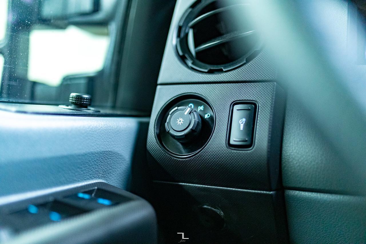 2013 Ford F-350 4x4 Crew Cab XL Dually Red Deer AB