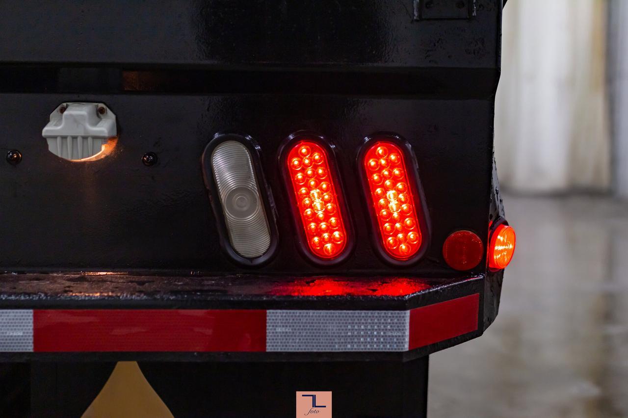 2013 Ford F-350 4x4 Crew Cab XLT Deck Dually Red Deer AB