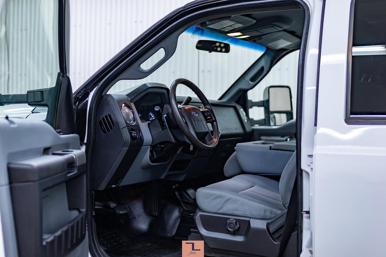 2013 Ford F-350 4x4 Crew Cab XLT Deck Dually Red Deer AB