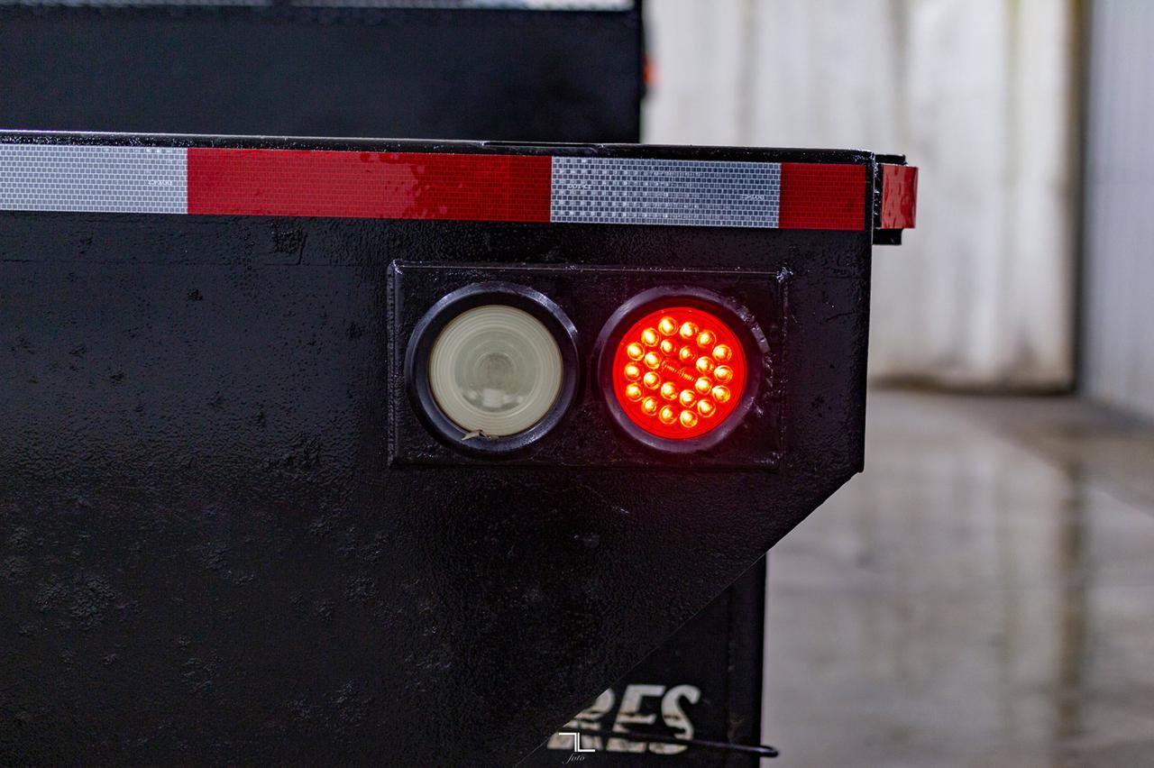 2013 Ford F-350 4x4 Crew Cab XLT Dually Deck Red Deer AB