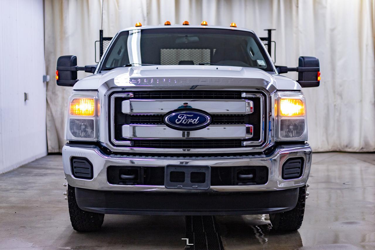 2013 Ford F-350 4x4 Crew Cab XLT Dually Deck Red Deer AB